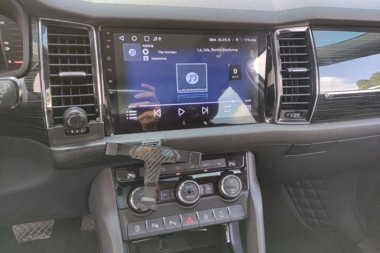 Used Skoda Kodiaq 2019 Facelifted TSI330 5-Seater Two-Wheel-Drive Luxury Enjoyment Edition China VI Standard Audio And AC Panel