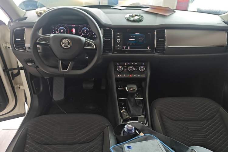 Used Skoda Kodiaq 2019 Restyled TSI330 5-Seater Two-Wheel Drive Comfort Version China VI Standard Center Console