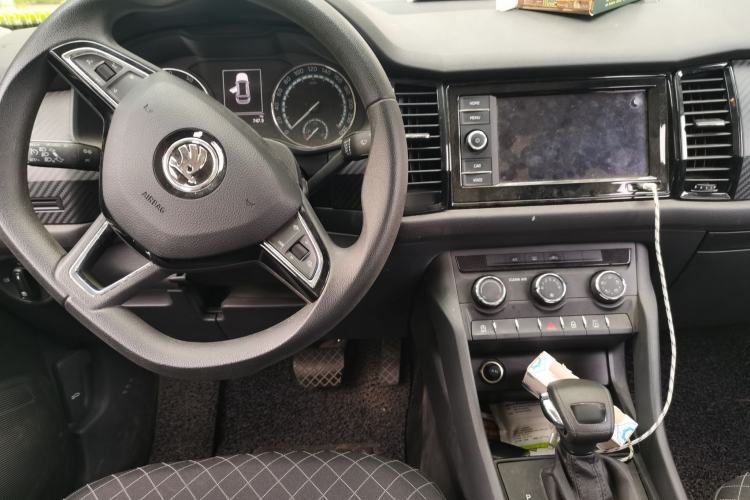 Used Skoda Kodiaq 2019 Restyled TSI330 5-Seater Two-Wheel Drive Standard Version China VI Center Console