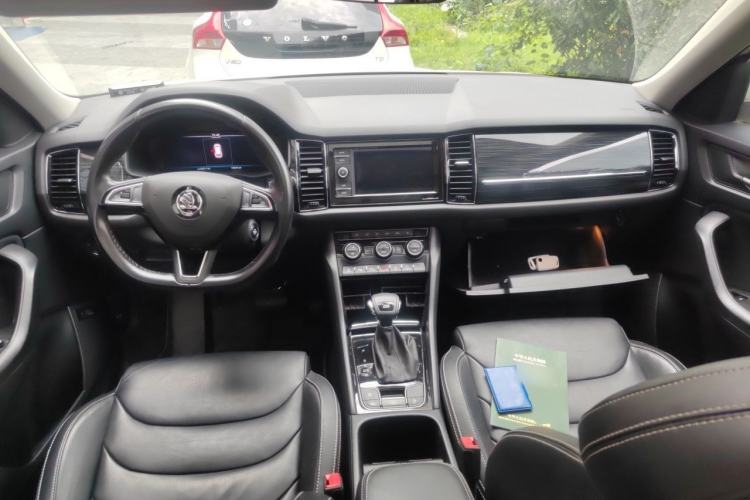 Used Skoda Kodiaq 2019 Facelifted TSI330 7-Seater Two-Wheel-Drive Luxury Enjoyment Edition China VI Standard Center Console