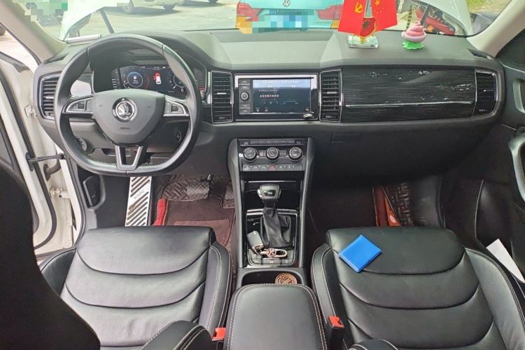 Used Skoda Kodiaq 2019 Facelifted TSI330 5-Seater Two-Wheel-Drive Luxury Enjoyment Edition China VI Standard Center Console