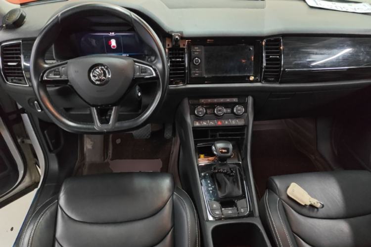 Used Skoda Kodiaq 2019 Facelifted TSI330 7-Seater Two-Wheel-Drive Luxury Enjoyment Edition China VI Standard Center Console