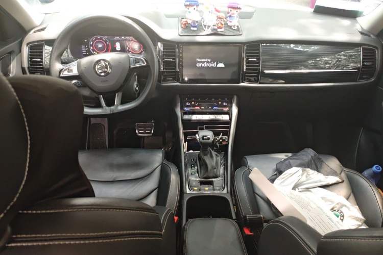 Used Skoda Kodiaq 2019 Facelifted TSI330 5-Seater Two-Wheel-Drive Luxury Enjoyment Edition China VI Standard Center Console