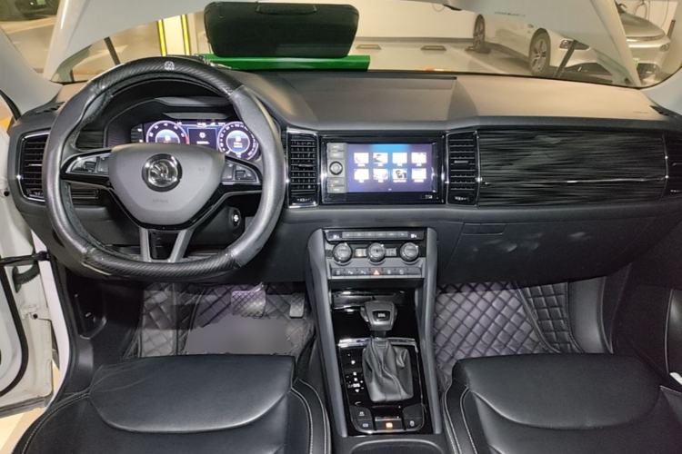 Used Skoda Kodiaq 2019 Facelifted TSI330 5-Seater Two-Wheel-Drive Luxury Enjoyment Edition China VI Standard Center Console