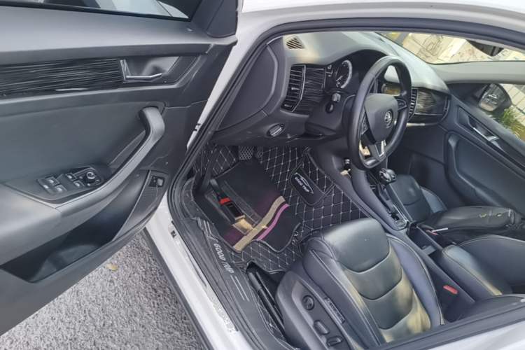 Used Skoda Kodiaq 2019 TSI330 5-Seat Two-Wheel Drive Luxury Enjoyment Edition China V Standard Driver Seat