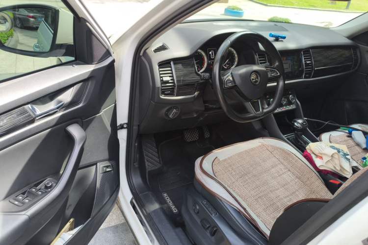 Used Skoda Kodiaq 2019 TSI330 5-Seat Two-Wheel Drive Luxury Enjoyment Edition China V Standard Driver Seat