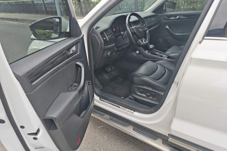 Used Skoda Kodiaq 2019 Facelifted TSI330 7-Seater Two-Wheel-Drive Luxury Enjoyment Edition China VI Standard Driver Seat