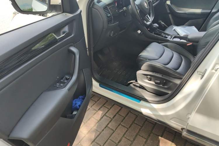 Used Skoda Kodiaq 2019 Facelifted TSI330 5-Seater Two-Wheel-Drive Luxury Enjoyment Edition China V Emission Standard Driver Seat