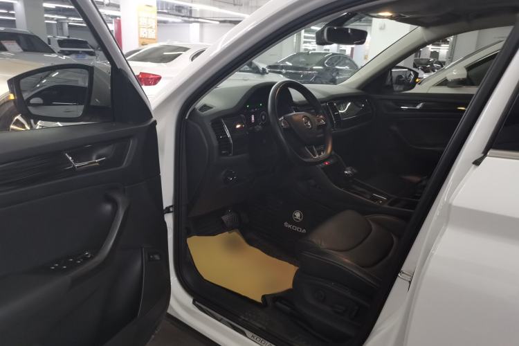 Used Skoda Kodiaq 2019 Facelifted TSI330 5-Seater Two-Wheel-Drive Luxury Enjoyment Edition China VI Standard Driver Seat