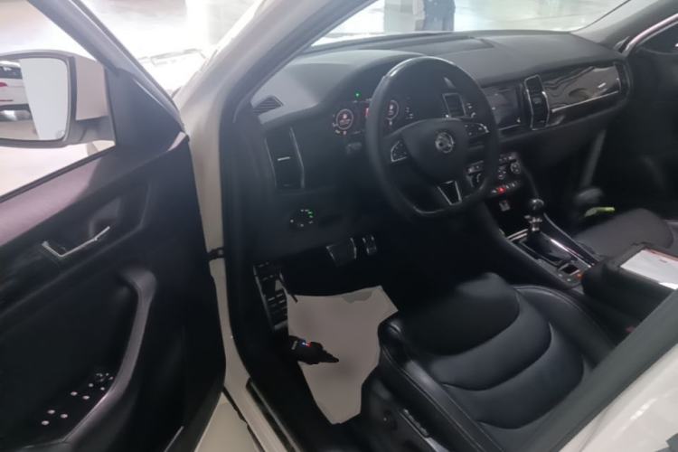 Used Skoda Kodiaq 2019 Facelifted TSI330 5-Seater Two-Wheel-Drive Luxury Enjoyment Edition China VI Standard Driver Seat