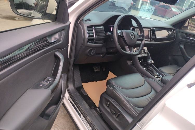Used Skoda Kodiaq 2019 Facelifted TSI330 5-Seater Two-Wheel-Drive Luxury Enjoyment Edition China VI Standard Driver Seat