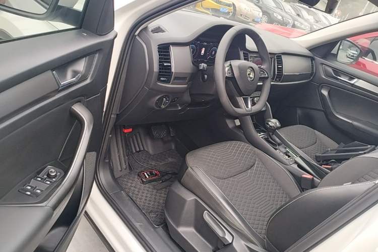 Used Skoda Kodiaq 2019 Restyled TSI330 7-Seater Two-Wheel Drive Comfort Edition China VI Standard Driver Seat