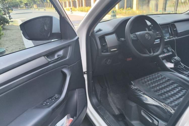 Used Skoda Kodiaq 2019 Restyled TSI330 5-Seater Two-Wheel Drive Comfort Version China VI Standard Driver Seat