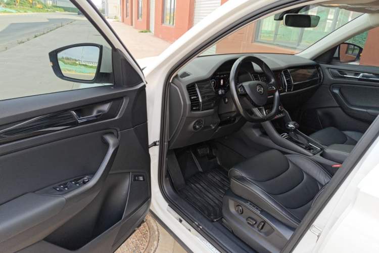 Used Skoda Kodiaq 2019 Facelifted TSI330 7-Seater Two-Wheel-Drive Luxury Enjoyment Edition China VI Standard Driver Seat