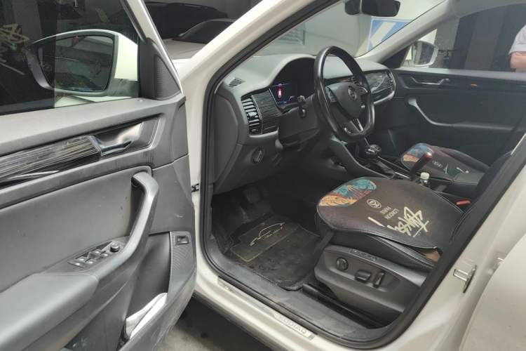Used Skoda Kodiaq 2019 Facelifted TSI330 7-Seater Two-Wheel-Drive Luxury Enjoyment Edition China VI Standard Driver Seat