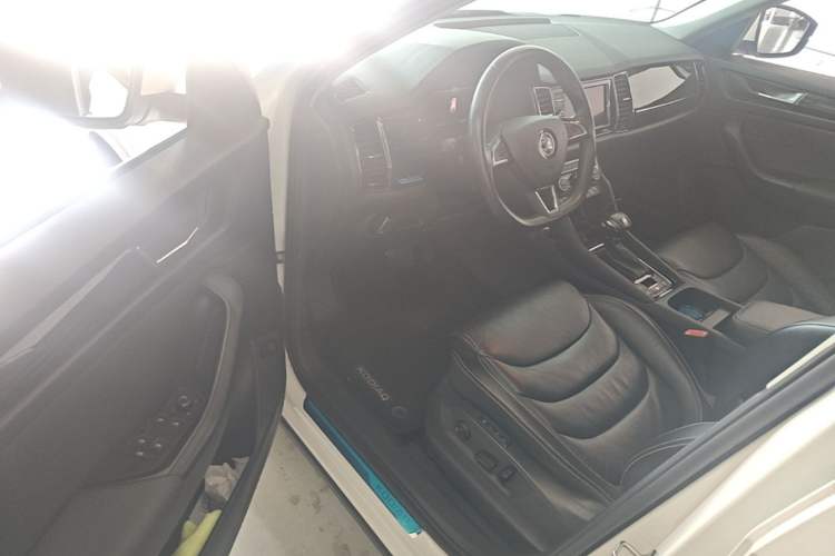 Used Skoda Kodiaq 2019 Facelifted TSI330 5-Seater Two-Wheel-Drive Luxury Enjoyment Edition China VI Standard Driver Seat