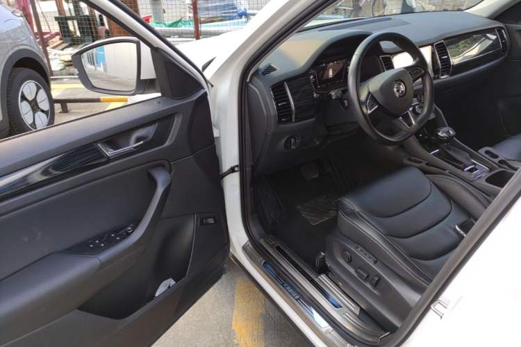 Used Skoda Kodiaq 2019 Facelifted TSI330 5-Seater Two-Wheel-Drive Luxury Enjoyment Edition China VI Standard Driver Seat