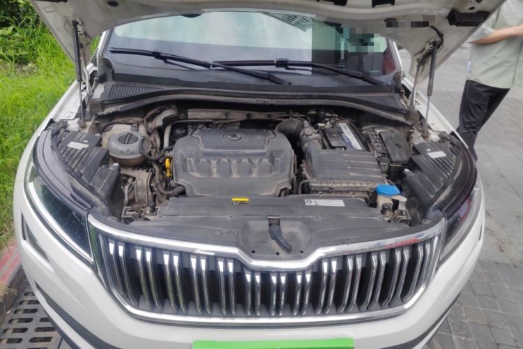 Used Skoda Kodiaq 2019 Facelifted TSI330 7-Seater Two-Wheel-Drive Luxury Enjoyment Edition China VI Standard Engine Bay