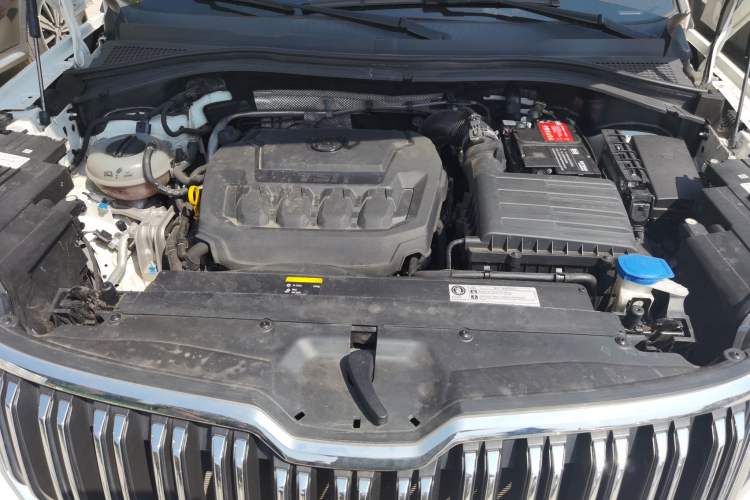 Used Skoda Kodiaq 2019 Facelifted TSI330 5-Seater Two-Wheel-Drive Luxury Enjoyment Edition China VI Standard Engine Bay