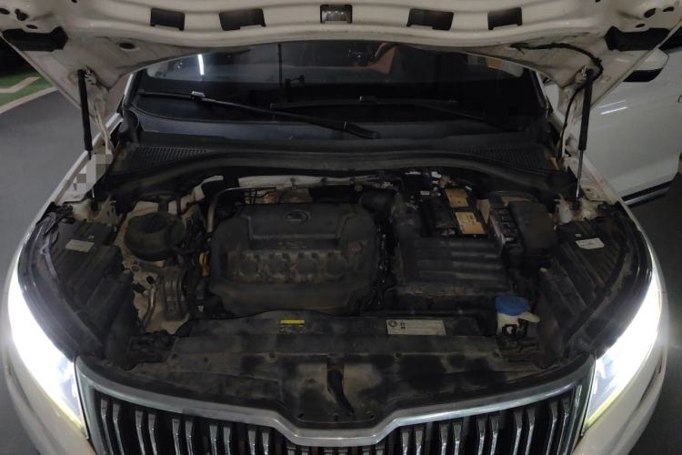 Used Skoda Kodiaq 2019 Facelifted TSI330 7-Seater Two-Wheel-Drive Luxury Enjoyment Edition China VI Standard Engine Bay