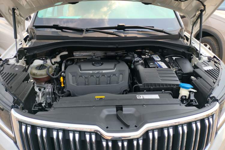Used Skoda Kodiaq 2019 Facelifted TSI330 5-Seater Two-Wheel-Drive Luxury Enjoyment Edition China VI Standard Engine Bay