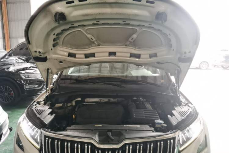 Used Skoda Kodiaq 2019 TSI330 7-Seater Two-Wheel-Drive Luxury Enjoyment Edition China VI Standard Engine Bay