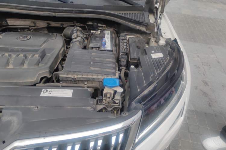 Used Skoda Kodiaq 2019 Facelifted TSI330 7-Seater Two-Wheel-Drive Luxury Enjoyment Edition China VI Standard Engine Bay Left