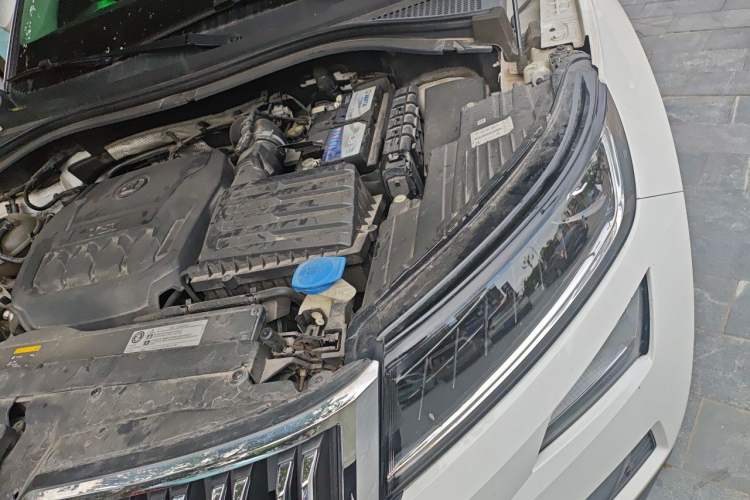 Used Skoda Kodiaq 2019 Facelifted TSI330 5-Seater Two-Wheel-Drive Luxury Enjoyment Edition China VI Standard Engine Bay Left