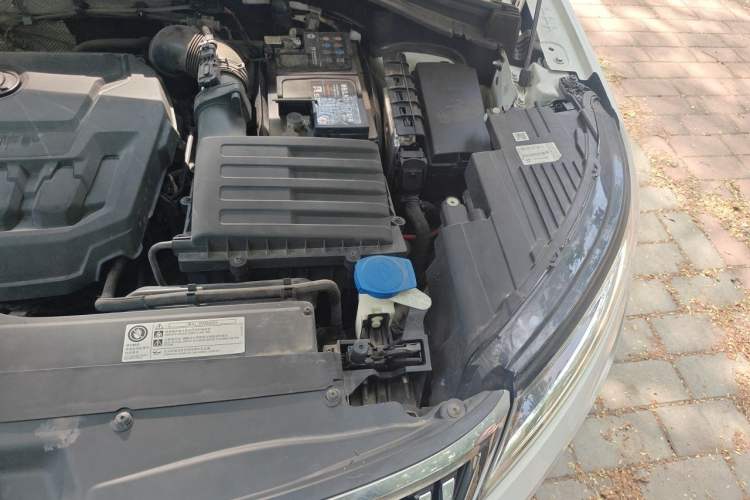 Used Skoda Kodiaq 2019 Facelifted TSI330 7-Seater Two-Wheel-Drive Luxury Enjoyment Edition China VI Standard Engine Bay Left