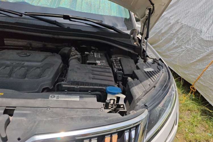Used Skoda Kodiaq 2019 Facelifted TSI330 7-Seater Two-Wheel-Drive Luxury Enjoyment Edition China VI Standard Engine Bay Left
