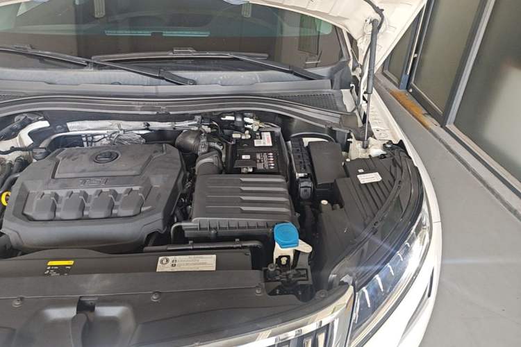 Used Skoda Kodiaq 2019 Facelifted TSI330 5-Seater Two-Wheel-Drive Luxury Enjoyment Edition China VI Standard Engine Bay Left