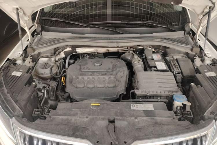 Used Skoda Kodiaq 2019 Facelifted TSI330 7-Seater Two-Wheel-Drive Luxury Enjoyment Edition China VI Standard Engine Bay