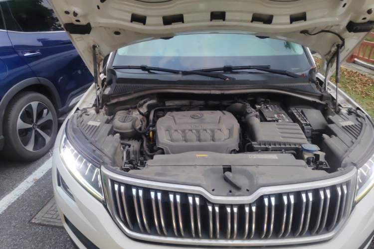 Used Skoda Kodiaq 2019 Facelifted TSI330 5-Seater Two-Wheel-Drive Luxury Enjoyment Edition China VI Standard Engine Bay Right