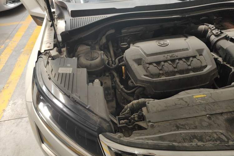 Used Skoda Kodiaq 2019 Facelifted TSI330 7-Seater Two-Wheel-Drive Luxury Enjoyment Edition China VI Standard Engine Bay Right
