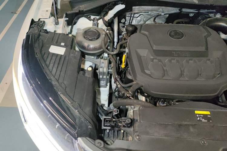 Used Skoda Kodiaq 2019 Facelifted TSI330 5-Seater Two-Wheel-Drive Luxury Enjoyment Edition China VI Standard Engine Bay Right