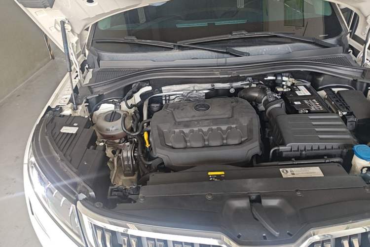 Used Skoda Kodiaq 2019 Facelifted TSI330 5-Seater Two-Wheel-Drive Luxury Enjoyment Edition China VI Standard Engine Bay Right