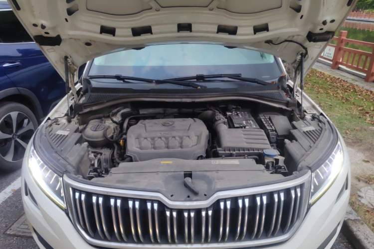 Used Skoda Kodiaq 2019 Facelifted TSI330 5-Seater Two-Wheel-Drive Luxury Enjoyment Edition China VI Standard Engine Bay