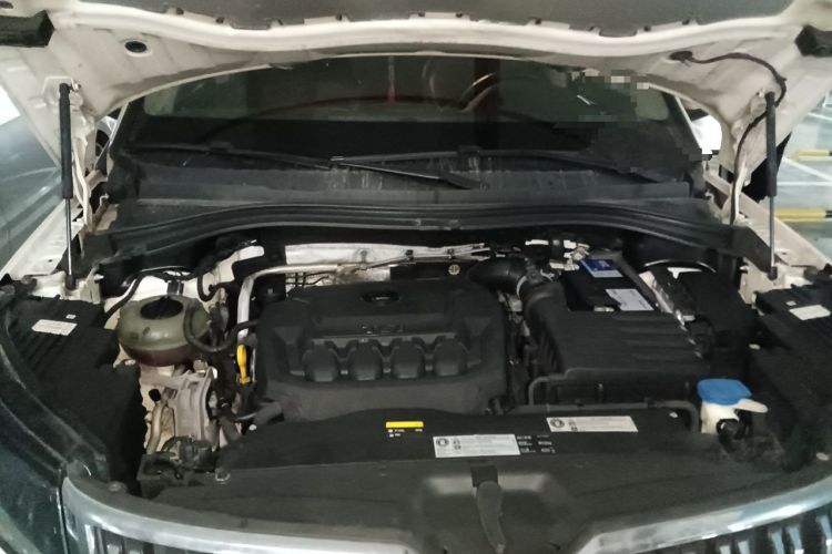 Used Skoda Kodiaq 2019 Facelifted TSI330 5-Seater Two-Wheel-Drive Luxury Enjoyment Edition China VI Standard Engine Bay