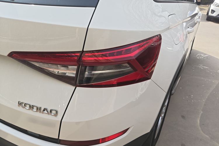 Used Skoda Kodiaq 2019 Restyled TSI330 5-Seater Two-Wheel Drive Standard Version China VI Exterior 3