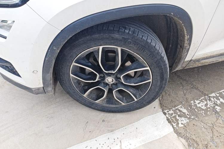 Used Skoda Kodiaq 2019 Facelifted TSI330 7-Seater Two-Wheel-Drive Luxury Enjoyment Edition China VI Standard Exterior 4
