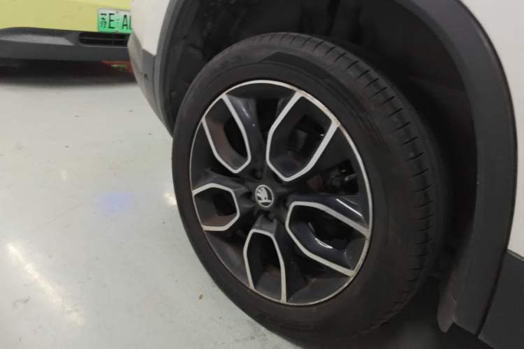 Used Skoda Kodiaq 2019 Facelifted TSI330 7-Seater Two-Wheel-Drive Luxury Enjoyment Edition China VI Standard Exterior 5
