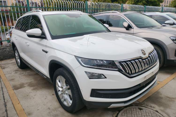 Used Skoda Kodiaq 2019 Facelifted TSI330 5-Seater Two-Wheel-Drive Luxury Enjoyment Edition China VI Standard Front Right 45 Deg
