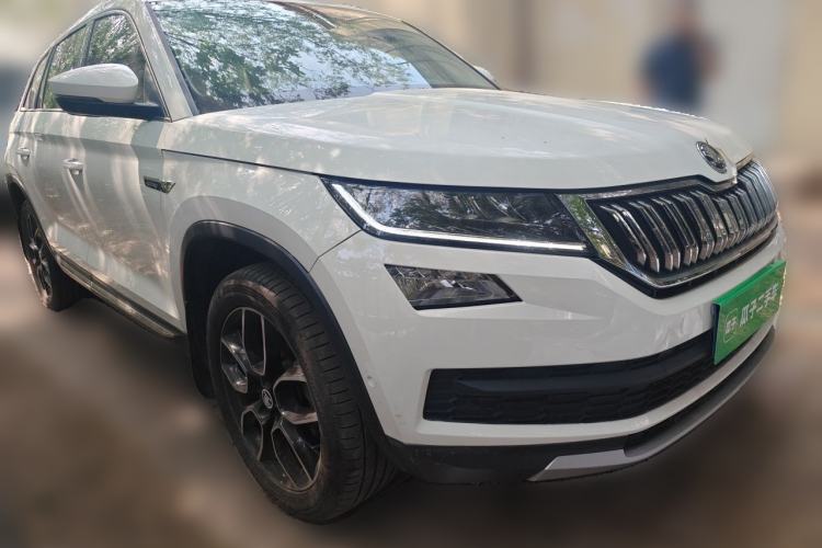 Used Skoda Kodiaq 2019 Facelifted TSI330 7-Seater Two-Wheel-Drive Luxury Enjoyment Edition China VI Standard Front Right 45 Deg