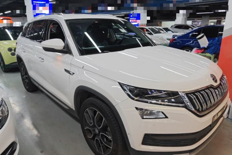 Used Skoda Kodiaq 2019 Facelifted TSI330 7-Seater Two-Wheel-Drive Luxury Enjoyment Edition China VI Standard Front Right 45 Deg