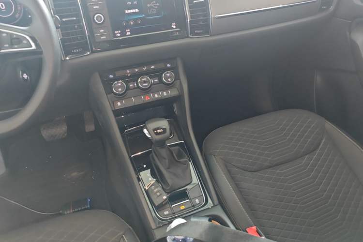 Used Skoda Kodiaq 2019 Restyled TSI330 5-Seater Two-Wheel Drive Comfort Version China VI Standard Gear Lever
