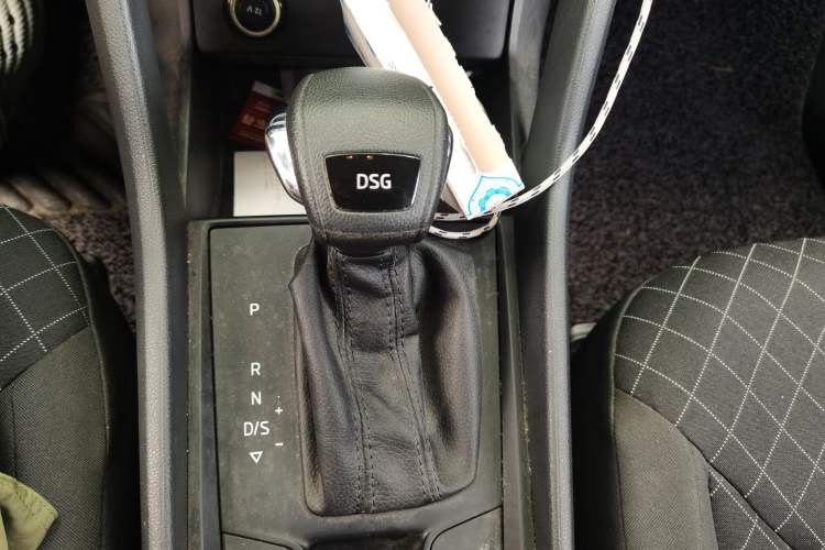 Used Skoda Kodiaq 2019 Restyled TSI330 5-Seater Two-Wheel Drive Standard Version China VI Gear Lever