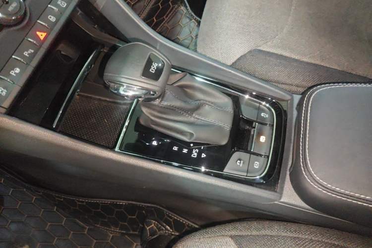 Used Skoda Kodiaq 2019 TSI330 5-Seat Two-Wheel Drive Luxury Enjoyment Edition China V Standard Gear Lever