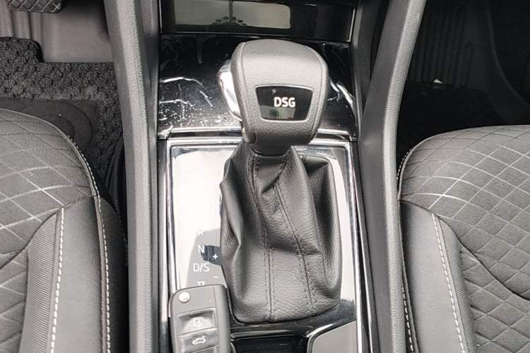 Used Skoda Kodiaq 2019 Restyled TSI330 7-Seater Two-Wheel Drive Comfort Edition China VI Standard Gear Lever