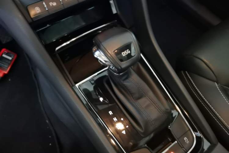 Used Skoda Kodiaq 2019 TSI330 7-Seater Two-Wheel-Drive Luxury Enjoyment Edition China VI Standard Gear Lever