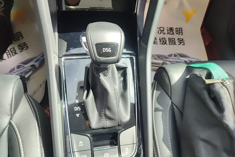 Used Skoda Kodiaq 2019 Facelifted TSI330 5-Seater Two-Wheel-Drive Luxury Enjoyment Edition China VI Standard Gear Lever
